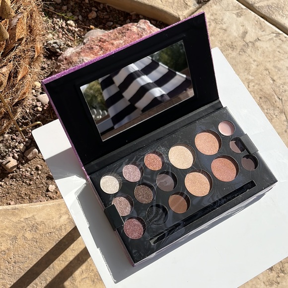 Dolled Up Other - Natural tones Eyeshadow Palette